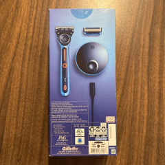 Бритва з підігрівом Gillette Labs Bugatti Limited Edition (1 станок, 2 леза, зарядна база, серветка)