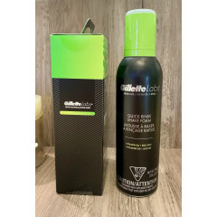 Gillette Labs Razor Shaving Set (1 razor, 2 cartridges, 1 stand, and 229 g of shaving cream)