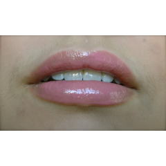 Блиск для губ з дзеркальним фінішем NYX Mega Shine Lip Gloss Sugar Pie LG101A