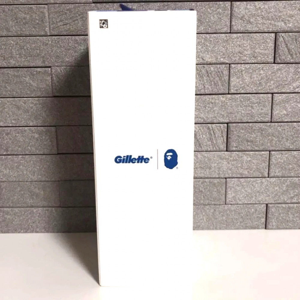 Подарочный набор для бритья Gillette Pro Shield Bape Limited Edition для мужчин (бритва подсьавка и 2 сменных кассеты)
