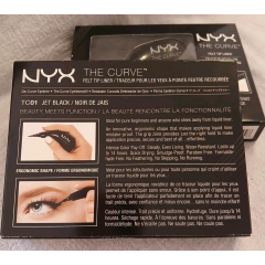 Nyx The Curve Jet Black TC01 0.4 ml matte black felt-tip eyeliner