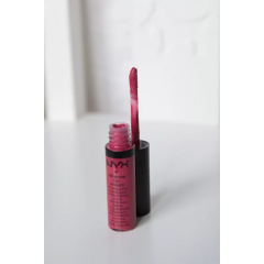 Глянцева кремова помада NYX Xtreme Lip Cream XLC02 Bonfire 7 мл