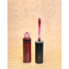 Глянцева кремова помада NYX Xtreme Lip Cream XLC07 Absolute Red 7 мл