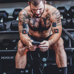 Compex Sport Elite 3.0 muscle electrostimulator for training and pain relief