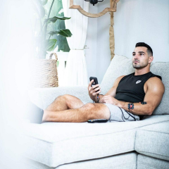 Compex Sport Elite 3.0 muscle electrostimulator for training and pain relief