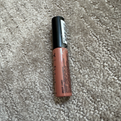 Кремовая металлическая матовая помада NYX Cosmetics Soft Matte Metallic Lip Cream SMMLC06 Cannes