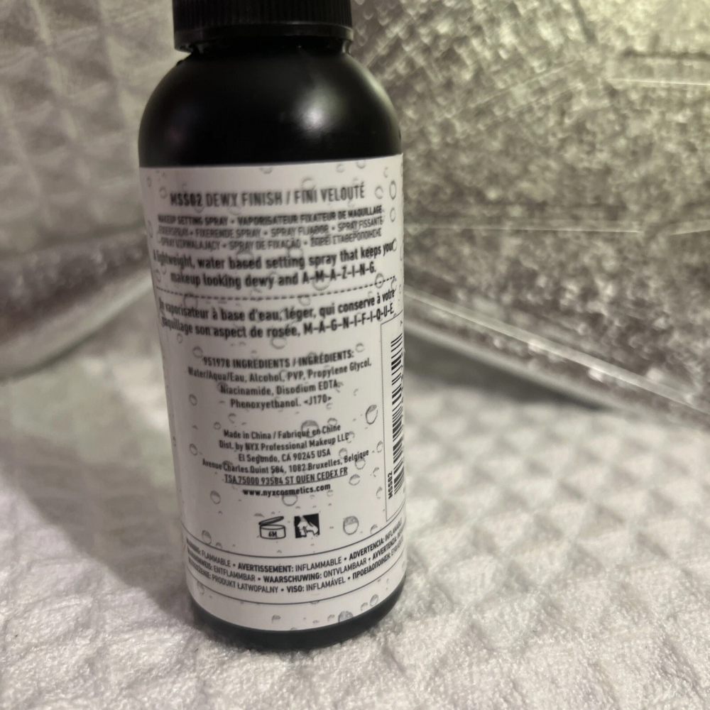 Спрей-фіксатор макіяжу NYX Professional Makeup Dewy Finish 60 мл