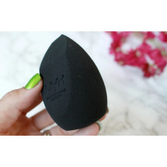 NYX Professional Makeup Flawless Finish Black Beauty Sponge for Foundation