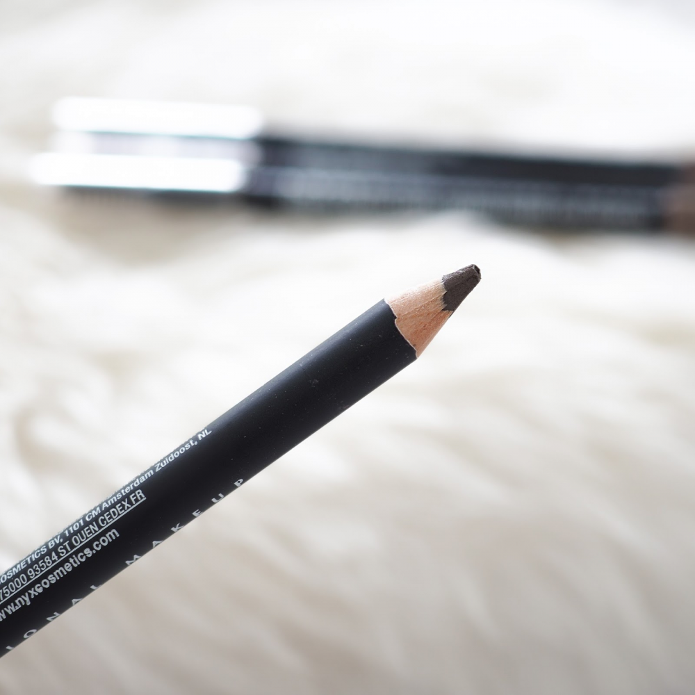 Стойкий пудровый карандаш для бровей NYX Eyebrow Powder Pencil EPP06 Brunette