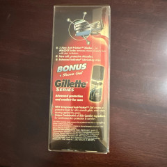 Бритвений набір Gillette Mach3 Turbo Champion червоний з футляром і гелем для гоління