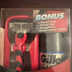 Бритвений набір Gillette Mach3 Turbo Champion червоний з футляром і гелем для гоління