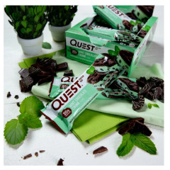Set of Quest Protein Bar Mint Chocolate Chunk protein bars with mint and chocolate flavor, 12 pieces of 60 grams each