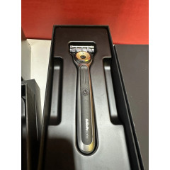 Бритва Gillette Labs Heated Razor з підігрівом (бритва+два картриджі+зарядка+дорожній кейс) золотистий колір