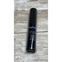 Рідка помада з матовим фінішем Nyx Soft Matte Lip Cream Moscow SMLC31 глибокий синій 8 мл