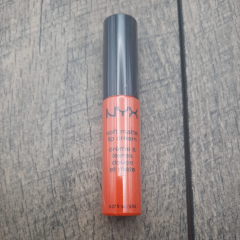 Liquid lipstick with a matte finish Nyx Soft Matte Lip Cream San Juan SMLC28 bright orange 8 ml