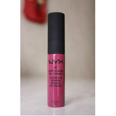 Liquid lipstick with a matte finish Nyx Soft Matte Lip Cream Prague SMLC18 berry fuchsia 8 ml