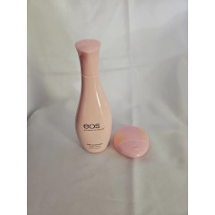 Gift set for body care EOS Evolution Of Smooth Berry Blossom (lotion 200 ml and hand cream 44 ml)