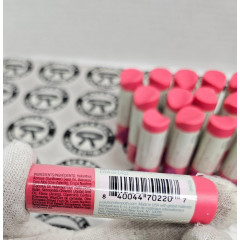 Органический бальзам для губ EOS Coconut Milk на основе масел с ароматом кокоса 4 г