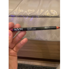 Стойкий карандаш для губ NYX Cosmetics Slim Lip Pencil SPL802 оттенок Brown 