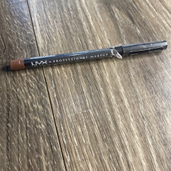 Олівець для губ з матовим фінішем NYX Suede Matte Lip Liner SMLL33 London