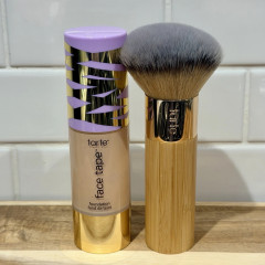 Бамбукова кисть кабукі для тональної основи Tarte Cosmetics The Buffer Airbrush Finish