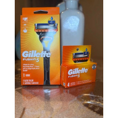 Бритвений станок Gillette Fusion5 з 5 змінними картриджами