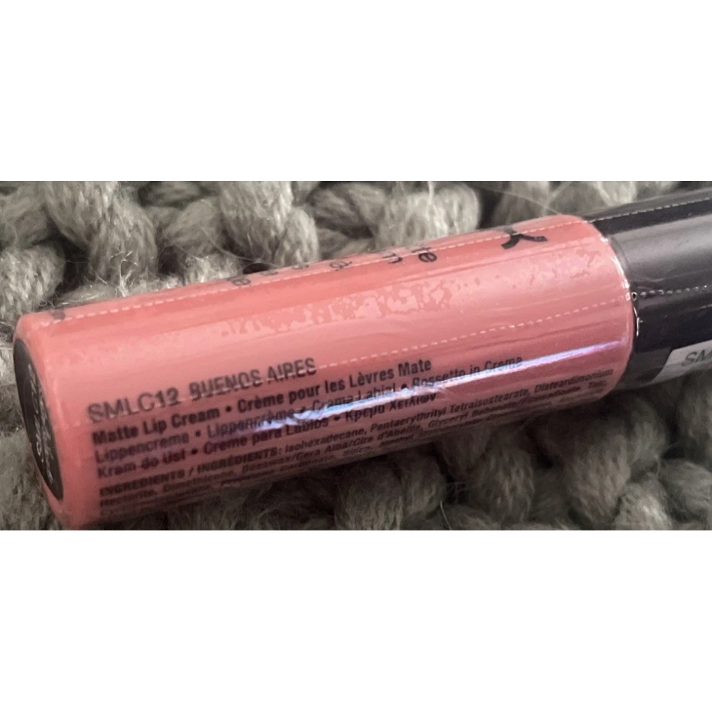 Liquid lipstick with a matte finish Nyx Soft Matte Lip Cream Buenos Aires SMLC12 peachy-pink 8 ml
