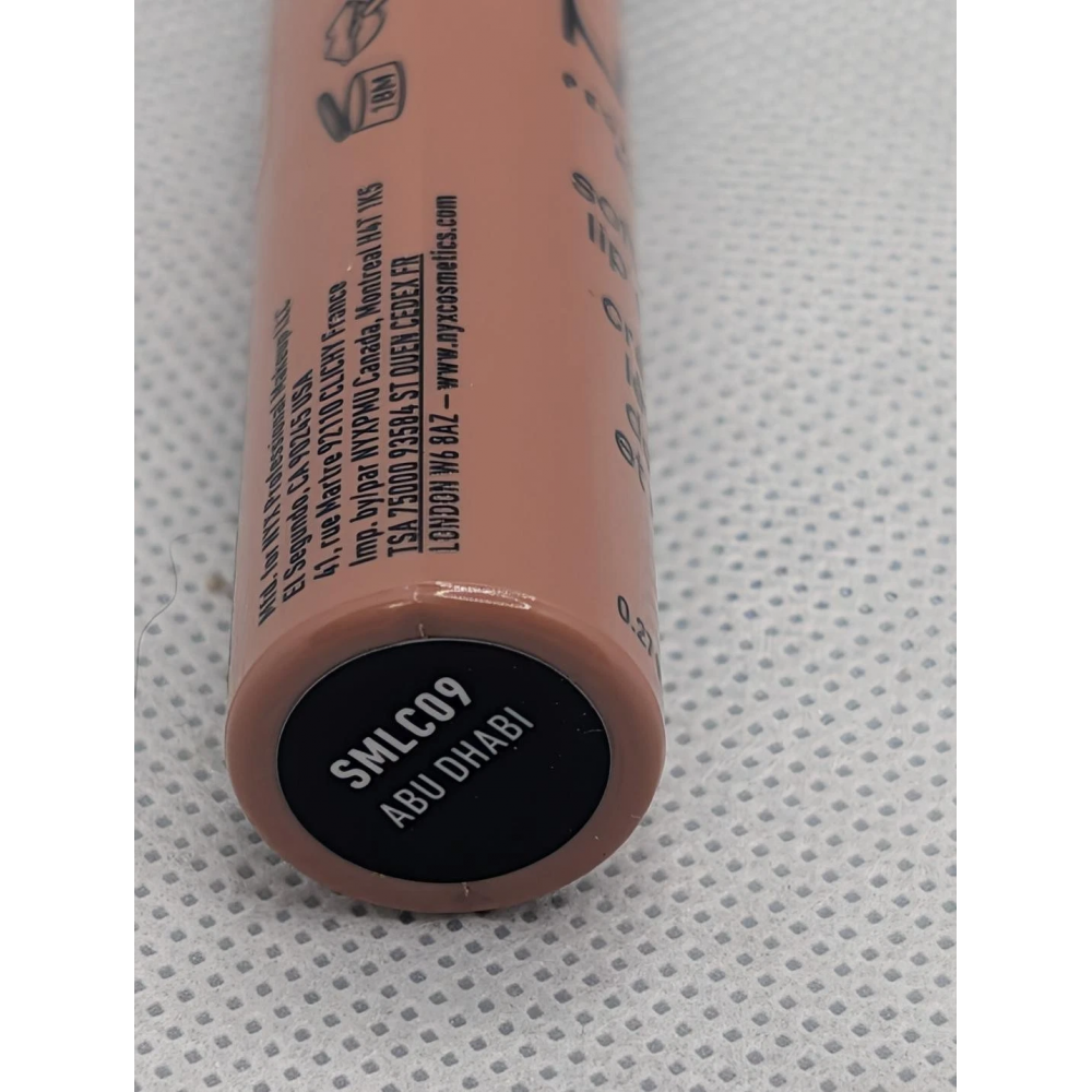 Liquid lipstick with a matte finish Nyx Soft Matte Lip Cream Abu Dhabi SMLC09 beige nude 8 ml