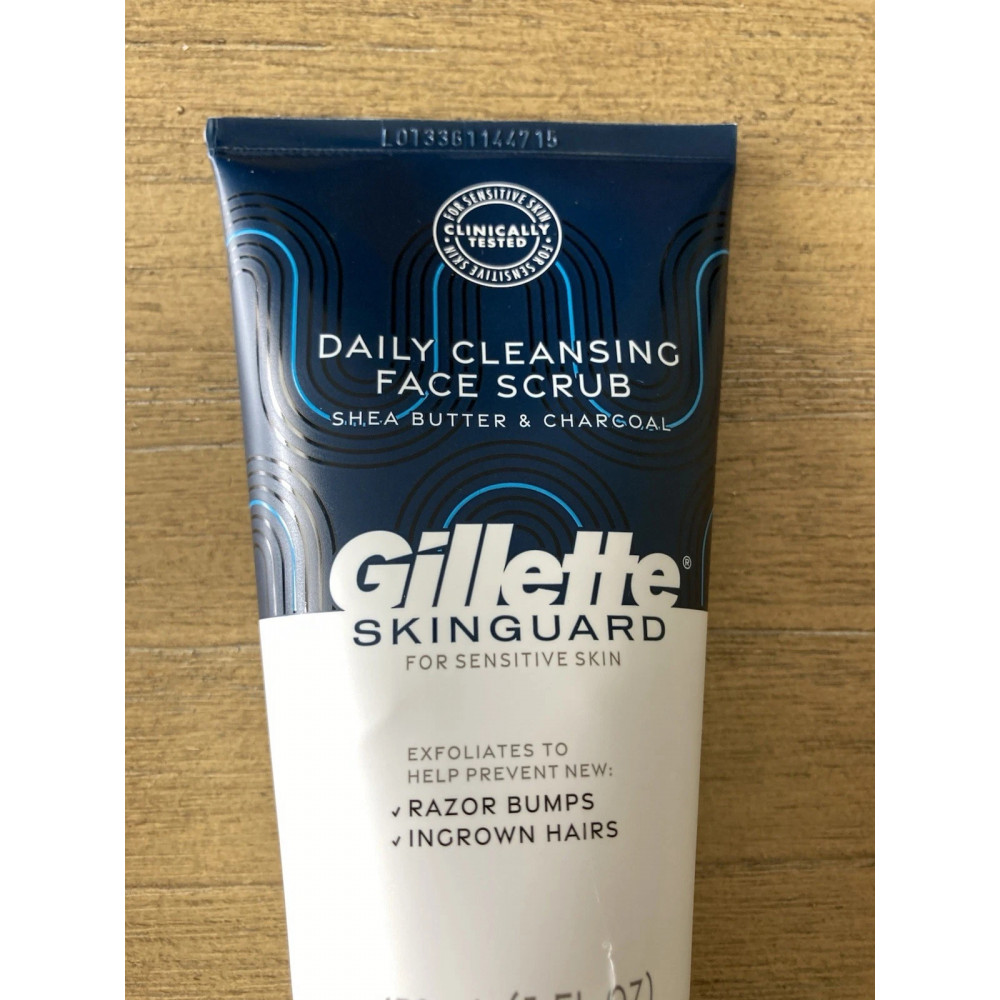 Очищающий мужской скраб против вросших волос Gillette Skinguard Scrub с отшелушивающим эффектом 150 мл