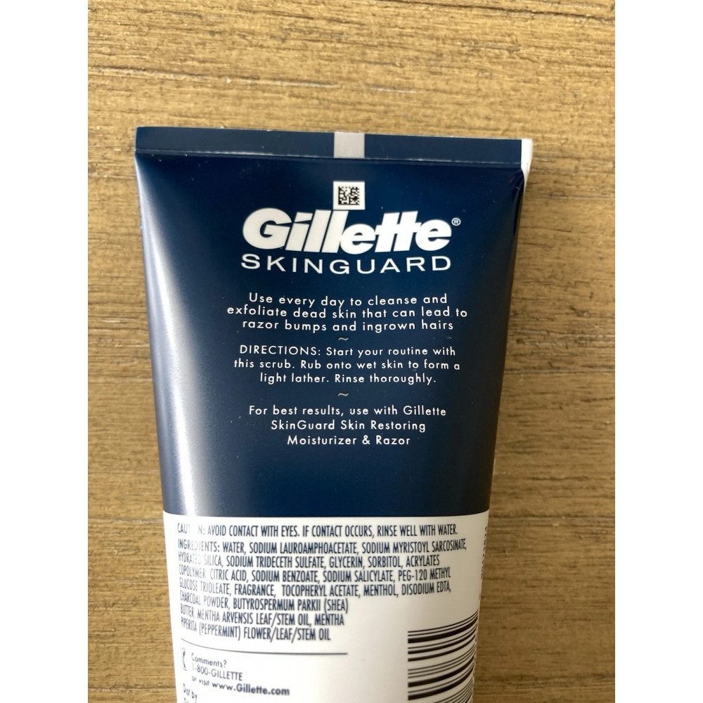 Очищающий мужской скраб против вросших волос Gillette Skinguard Scrub с отшелушивающим эффектом 150 мл