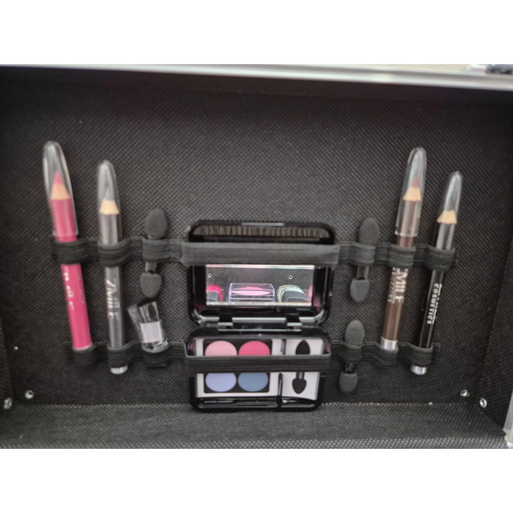 Профессиональный бьюти-кейс с женской косметикой Zmile Cosmetics Everybody's Darling набор из 51 предмета