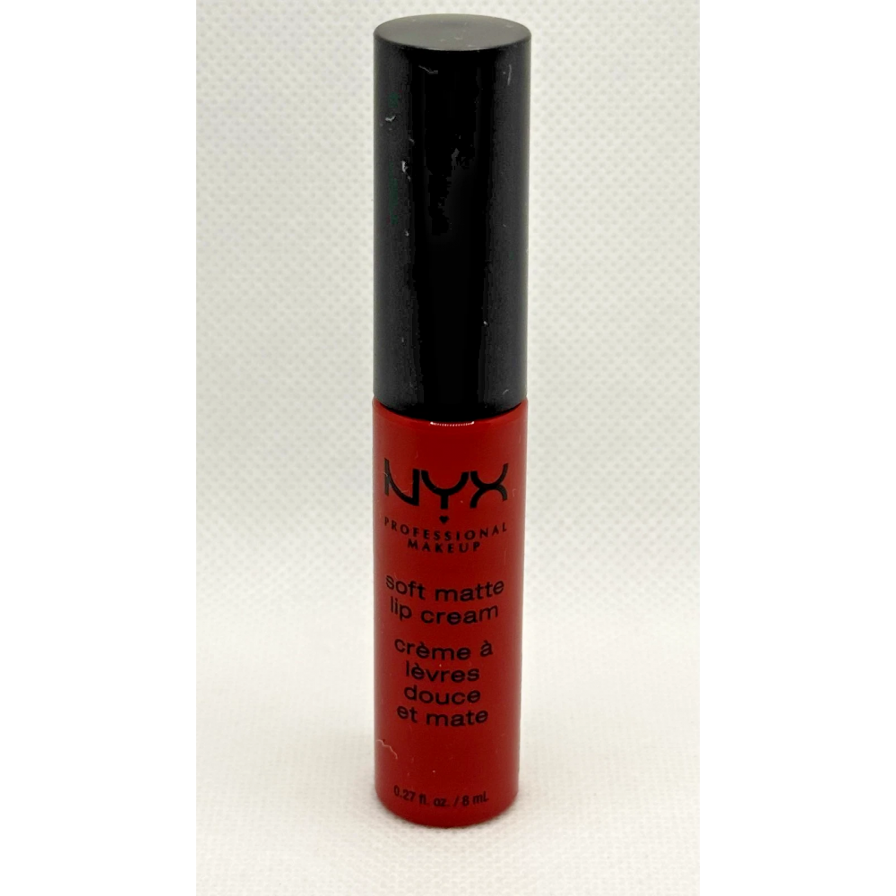Liquid lipstick with a matte finish Nyx Soft Matte Lip Cream Amsterdam SMLC01 classic red 8 ml