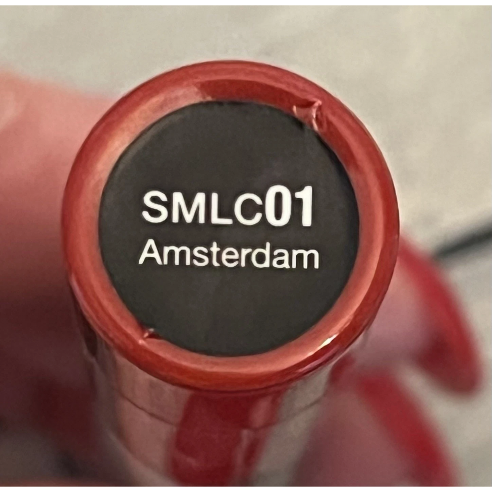 Liquid lipstick with a matte finish Nyx Soft Matte Lip Cream Amsterdam SMLC01 classic red 8 ml