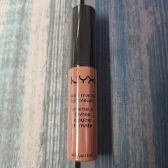 Liquid lipstick with a matte finish Nyx Soft Matte Lip Cream Stockholm SMLC02 beige 8 ml