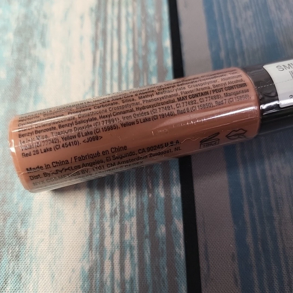 Жидкая помада с матовым финишем Nyx Soft Matte Lip Cream Stockholm SMLC02 бежевый 8 мл