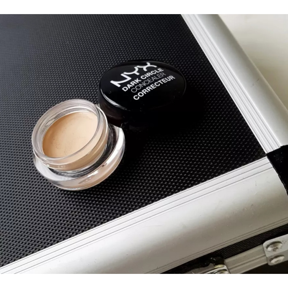 Пигментированный консилер маскирующий темные круги под глазами NYX Professional Makeup Dark Circle Concealer оттенок Light DCC02