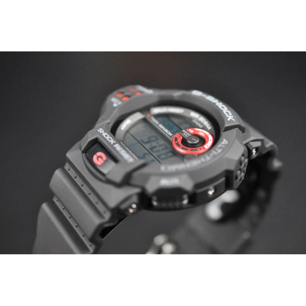Waterproof men's wristwatch with altimeter Casio G-Shock GDF-100-1A