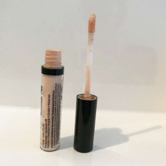 Жидкий консилер для лица NYX Cosmetics HD Concealer Wand оттенок Porcelain (CW01)