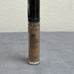 NYX Cosmetics HD Concealer Wand Liquid Concealer for Face in shade Tan (CW07)