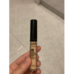 Рідкий консилер для обличчя NYX Cosmetics HD Concealer Wand відтінок Glow (CW06)