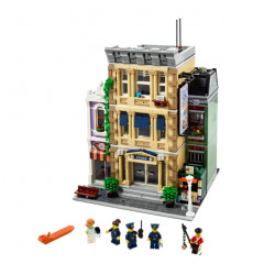 Конструктор сувенирный Lego Creator Expert 10278 Полицейский участок (2923 детали и 5 минифигурок)