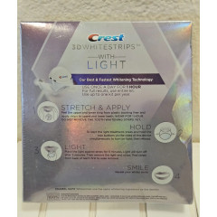 Набір для відбілювання зубної емалі Crest 3D Whitestrips With Light (20 смужок на 10 процедур і світлодіодна LED-лампа)