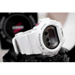 Чоловічий спортивний годинник Casio G-Shock Xlarge Metallic Plating GD-X6900FB-7 білий