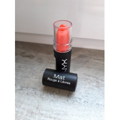 Matte finish lipstick NYX Professional Makeup Matte Lipstick MLS05 Indie Flick (4.5 g)
