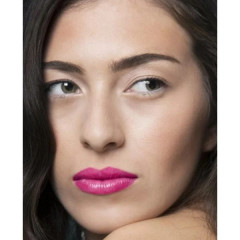 Губная помада с матовым финишем NYX Professional Makeup Matte Lipstick MLS02 Shocking Pink (4.5 г)