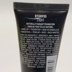 Radiant foundation for face NYX Professional Makeup Born to Glow BTGRF05 shade 05 Light 30 ml