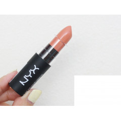 Matte finish lipstick NYX Professional Makeup Matte Lipstick MLS38 Bare With Me (4.5 g)
