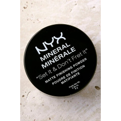 Loose powder with minerals against oily shine NYX Professional Makeup Mineral Finishing Powder MFP02 shade Medium/Dark 8 g