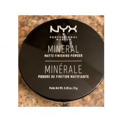 Loose powder with minerals against oily shine NYX Professional Makeup Mineral Finishing Powder MFP01 shade Light/Medium 8 g