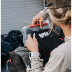 Рюкзак рыболовный для снастей Rapala Venture 13 Backpack RV13BP объемом 13 литров черно-серый меланж